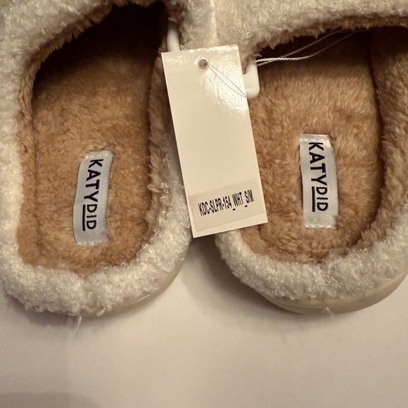 NWT Katydid Softball Bow Slippers - Picture 3 of 6